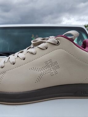 Kuru ROAM Women's Sand And Gray Pebble  Leather Sneakers.
